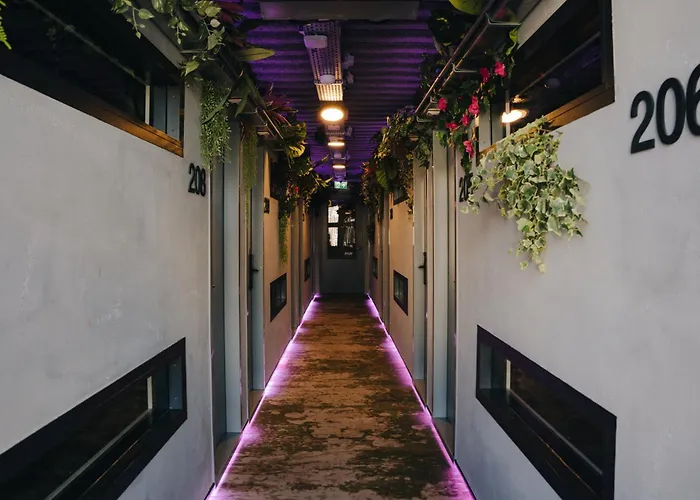 This HoTel